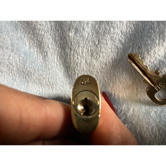 Louis Vuitton lock and key #314 - Picture 2 of 3